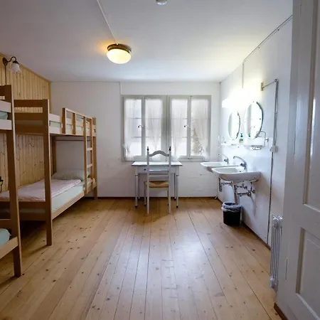 Youth Hostel *